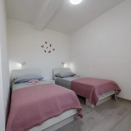 Apartamento By The Sea Kastel Stafilic, - 20979 Kaštela